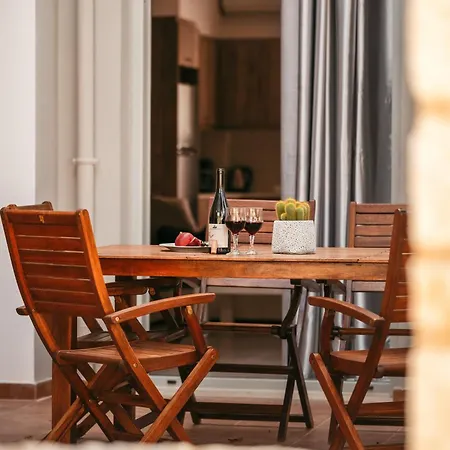 Apartment Urania Luxury With Pool View -loutra *